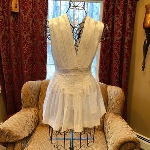 BCBG Maxazria white top